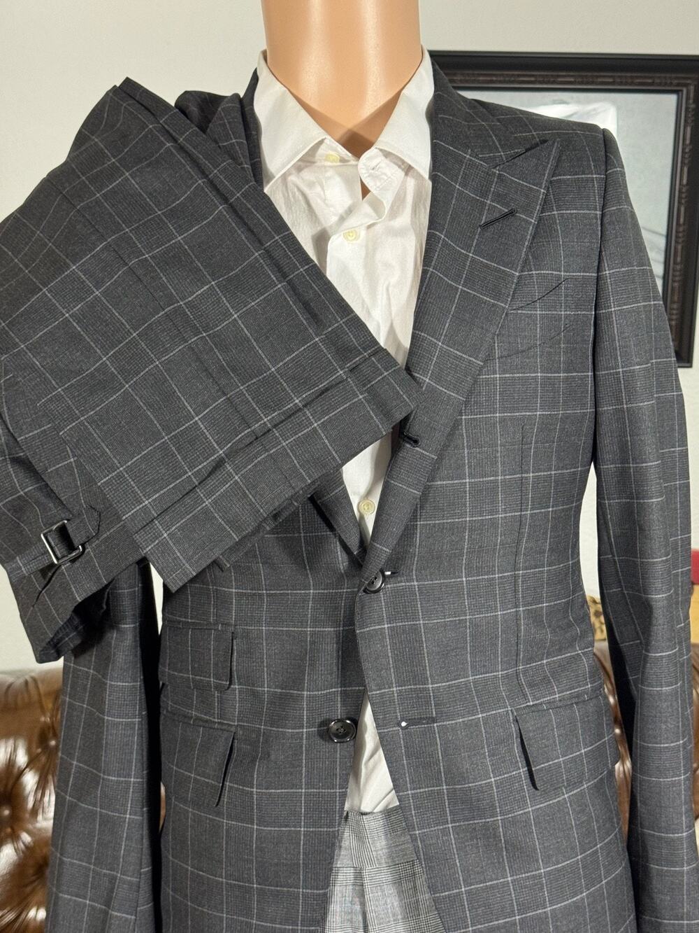 Tom Ford 2pc Charcoal Prince of Wales Peak Lapel Suit 44C 36S US 31x32 trousers